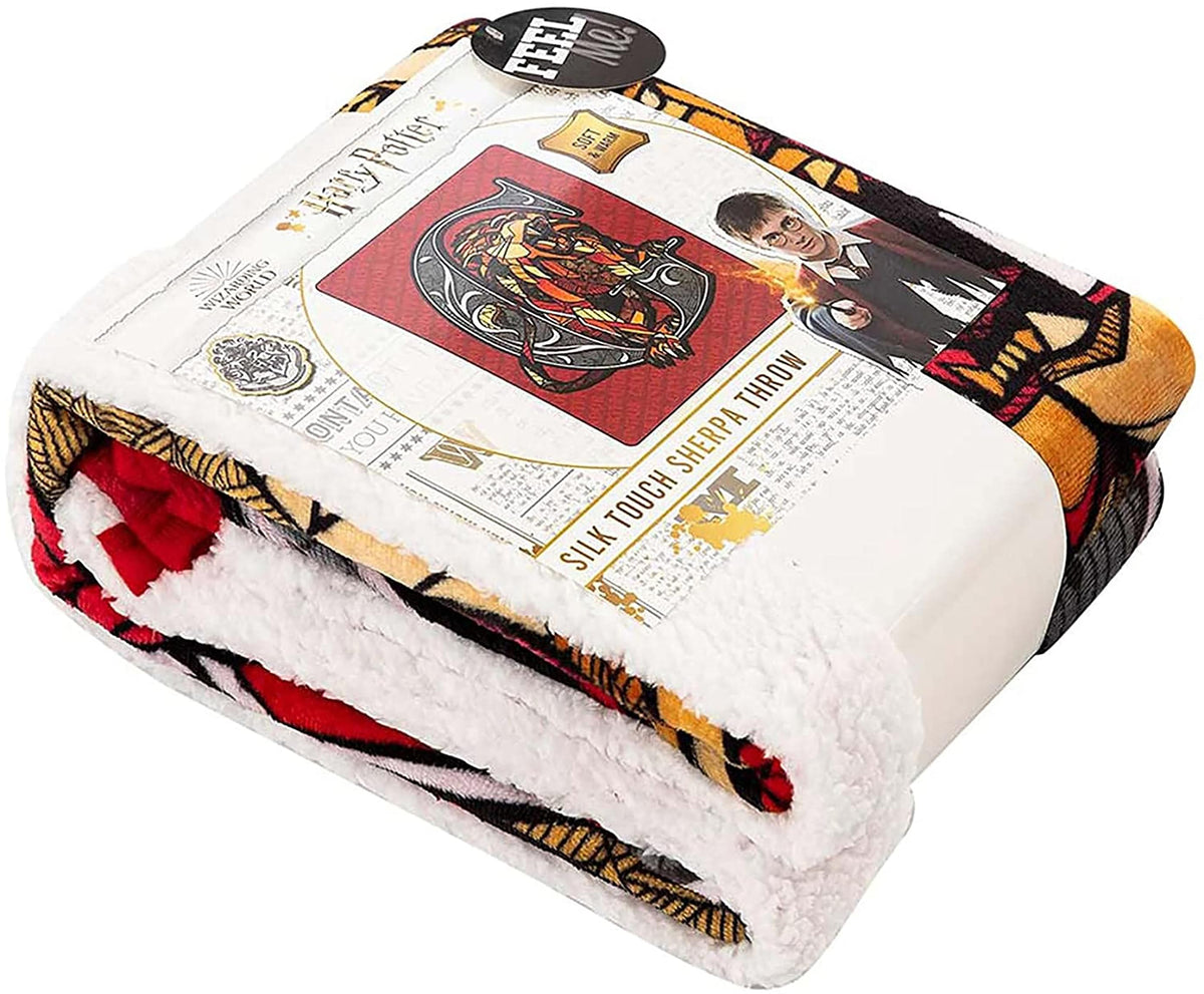 Harry Potter Roar For Gryffindor 40 x 50 Inch Silk Touch Sherpa Throw Blanket