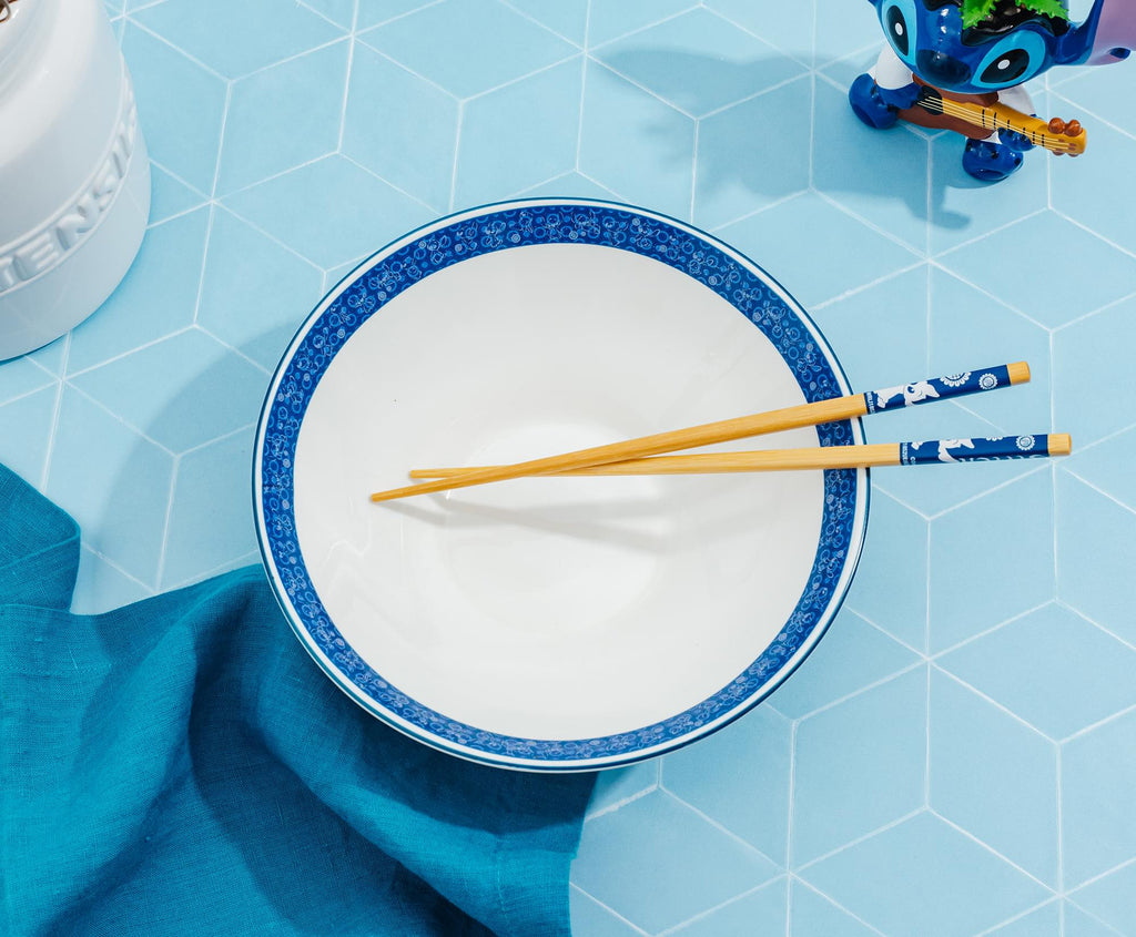 Disney Lilo & Stitch Poses 30-Ounce Ceramic Ramen Bowl and Chopstick Set